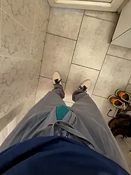 vali23 online show from 02-19-26, 08:22