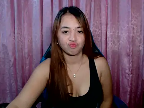 pinay mayahiga online show from 04-28-26, 01:59