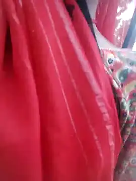 Snapshot of Juli_rathore chatting on 06-01-26, 02:01 Juli rathore online show from 06-01-26, 02:01