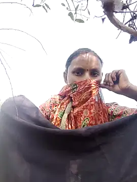 Snapshot of Juli_rathore chatting on 02-17-26, 06:44 Juli rathore online show from 02-17-26, 06:44