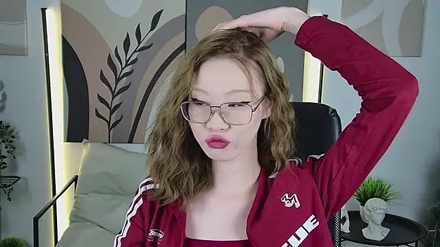 Snapshot of SarahRice chatting on 02-11-26, 04:40 SarahRice online show from 02-11-26, 04:40