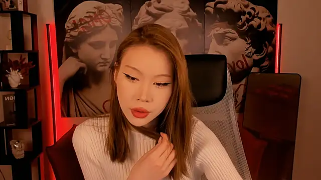 Snapshot of SarahRice chatting on 02-16-26, 05:00 SarahRice online show from 02-16-26, 05:00