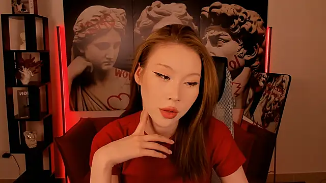 Snapshot of SarahRice chatting on 02-17-26, 05:21 SarahRice online show from 02-17-26, 05:21