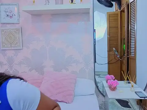 Emma Thompssonn online show from 02-24-26, 11:44