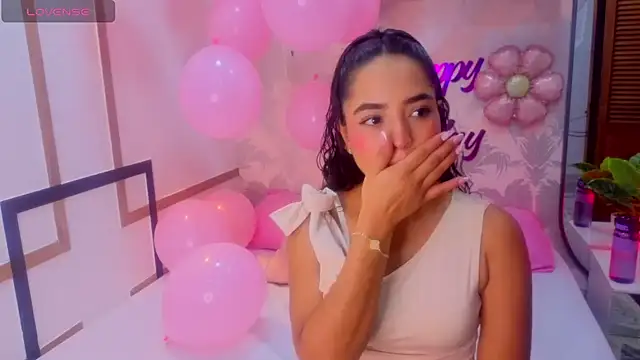 Emma Thompssonn online show from 06-08-26, 12:38