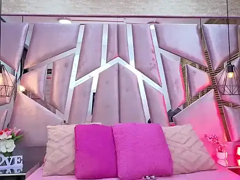 Emma Thompssonn online show from 04-14-26, 12:10