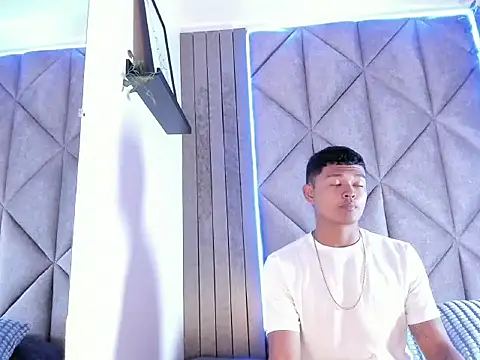 AndrewKenoxx  online show from 02-06-26, 07:32