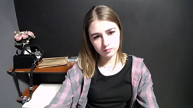 Sunny siren online show from 02-19-26, 01:30