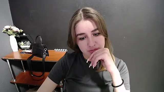 Sunny siren online show from 05-05-26, 12:30
