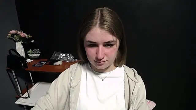 Sunny siren online show from 05-11-26, 01:34