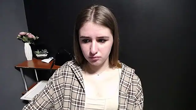 Sunny siren online show from 03-28-26, 01:45