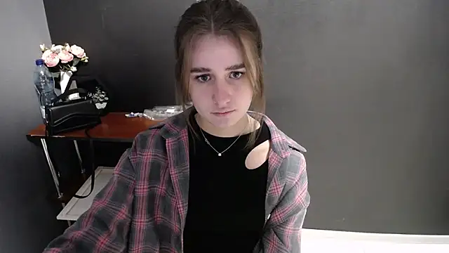 Sunny siren online show from 02-25-26, 02:17