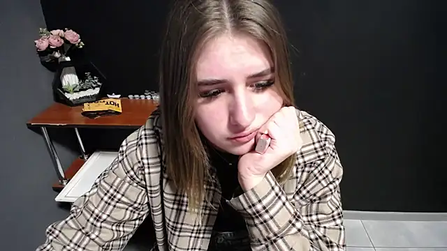 Sunny siren online show from 02-12-26, 01:11