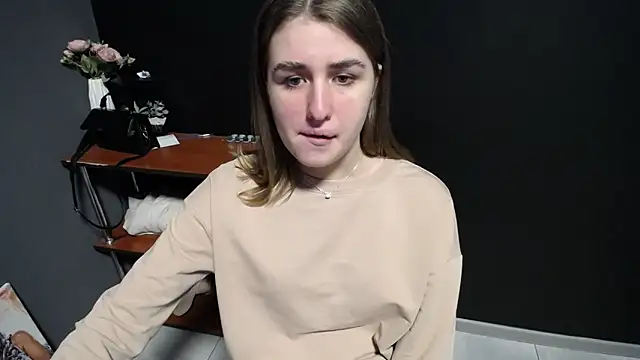 Sunny siren online show from 04-07-26, 01:35