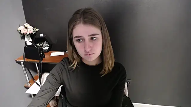 Sunny siren online show from 03-11-26, 02:11