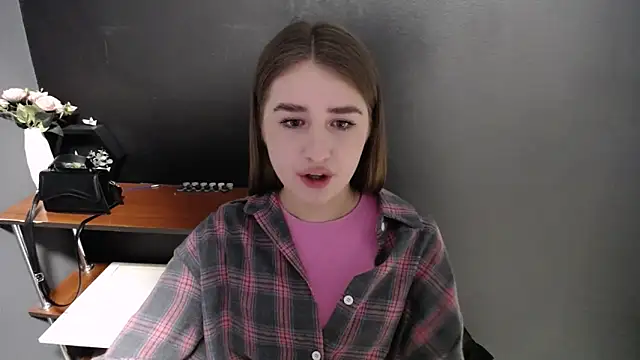 Sunny siren online show from 04-18-26, 12:51