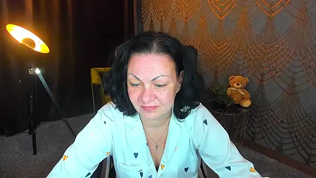 Snapshot of IrissMoon chatting on 06-14-26, 02:24 IrissMoon online show from 06-14-26, 02:24