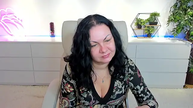 IrissMoon online show from 02-25-26, 06:35