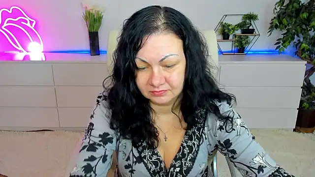 IrissMoon online show from 03-10-26, 06:28