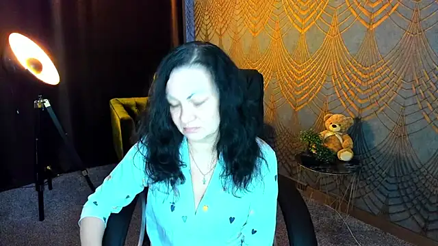 IrissMoon online show from 05-22-26, 11:41