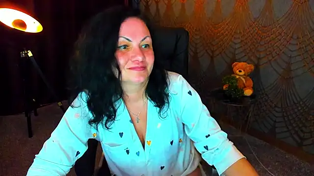 IrissMoon online show from 05-21-26, 04:21
