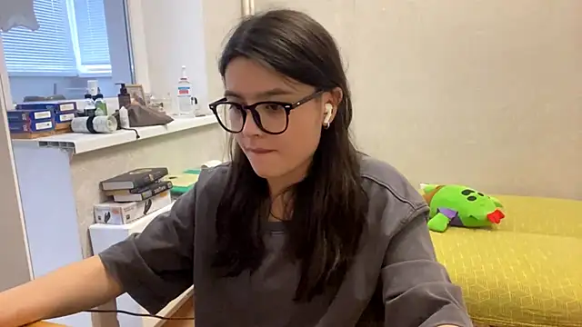 Snapshot of SaintMari chatting on 06-29-26, 02:17 SaintMari online show from 06-29-26, 02:17