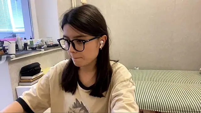 Snapshot of SaintMari chatting on 07-17-26, 01:19 SaintMari online show from 07-17-26, 01:19