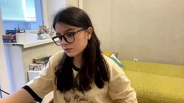 Snapshot of SaintMari chatting on 06-26-26, 02:12 SaintMari online show from 06-26-26, 02:12