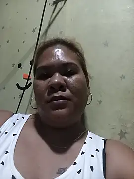 Snapshot of queen_lovely69 chatting on 01-17-26, 12:42 queen lovely69 online show from 01-17-26, 12:42