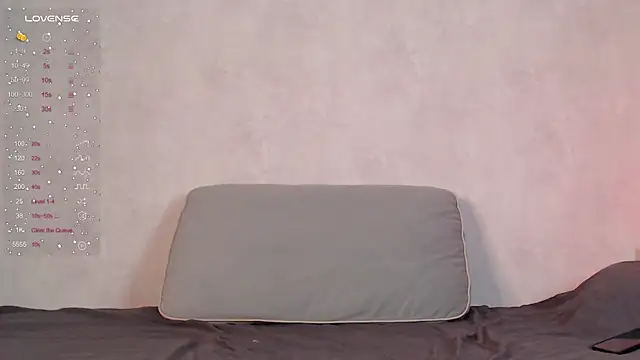 Elise Day online show from 06-07-26, 12:54