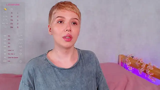 Elise Day online show from 05-23-26, 01:43