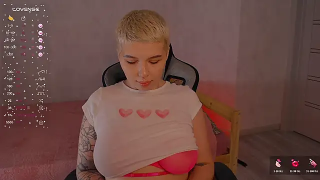 Elise Day online show from 06-25-26, 01:49
