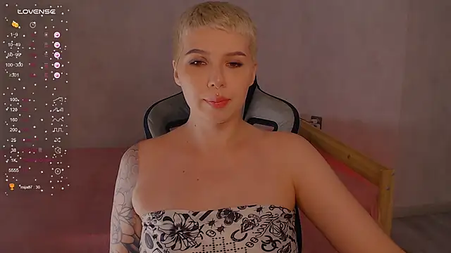 Elise Day online show from 06-24-26, 04:27