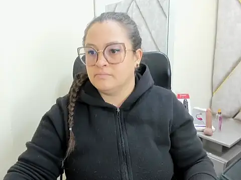 Sarah Boobs  online show from 05-10-26, 03:10