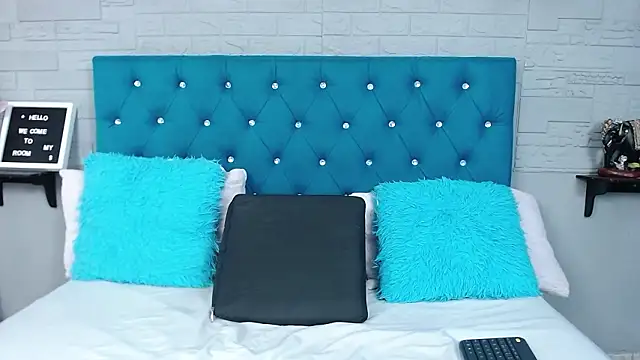 ZolaniBaker online show from 02-02-26, 07:35