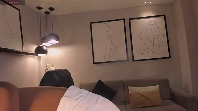 Snapshot of BellaThompsonX chatting on 02-12-26, 03:50 BellaThompsonX online show from 02-12-26, 03:50