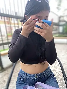 StrawberryPink  online show from 03-13-26, 11:26