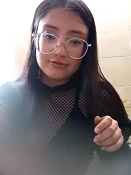 Snapshot of StrawberryPink_ chatting on 02-09-26, 11:52 StrawberryPink online show from 02-09-26, 11:52