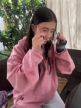 StrawberryPink  online show from 03-12-26, 11:25