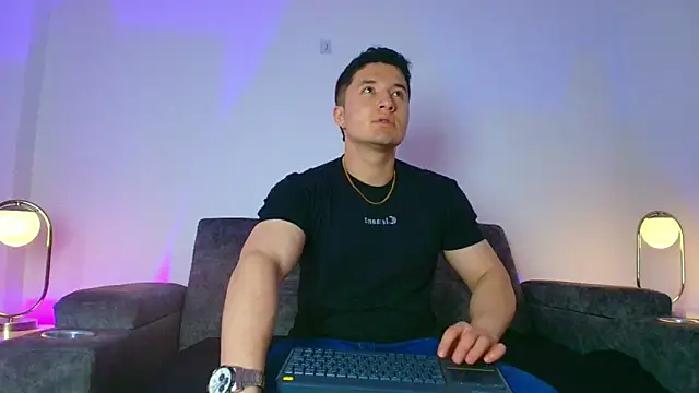 Snapshot of Alexander_Connor chatting on 04-24-26, 12:07 Alexander Connor online show from 04-24-26, 12:07