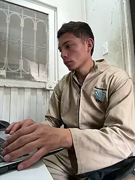 santiObrero online show from 04-21-26, 03:51