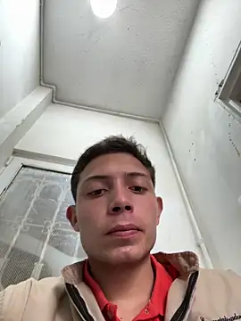 santiObrero online show from 05-22-26, 03:21