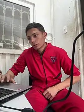 santiObrero online show from 04-15-26, 03:49