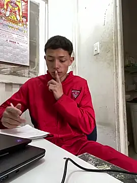 santiObrero online show from 02-02-26, 03:11