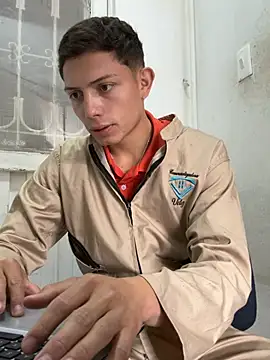 santiObrero online show from 06-18-26, 03:50