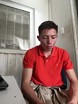 santiObrero online show from 06-25-26, 02:55
