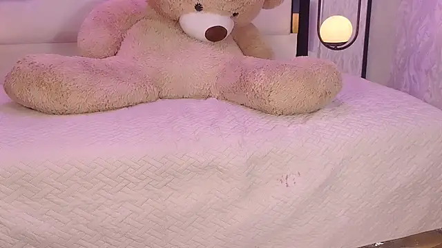 JuneCollins online show from 03-05-26, 10:05