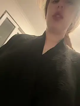 LilianBliss online show from 05-10-26, 06:32