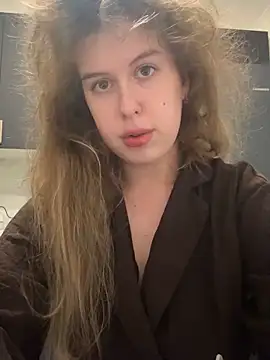 Snapshot of LilianBliss chatting on 06-16-26, 07:36 LilianBliss online show from 06-16-26, 07:36