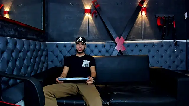 Snapshot of Angel_Villareal chatting on 02-06-26, 04:52 Angel Villareal online show from 02-06-26, 04:52